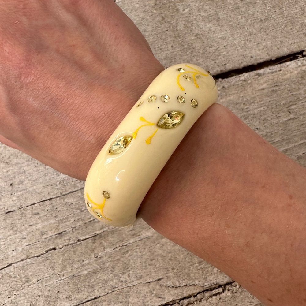 Vintage 1940s Bakelite Hinged Clamper Bracelet With Rhinestone Accents